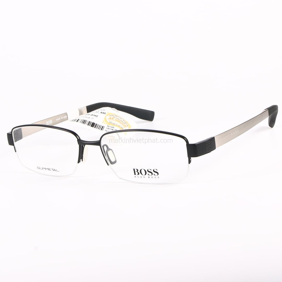 Gọng kính Hugo Boss có thiết kế nhỏ gọn ôm trọn khuôn mặt