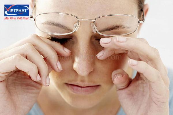 9 triệu chứng bệnh về mắt nguy hiểm thường gặp 8 triệu chứng bệnh về mắt