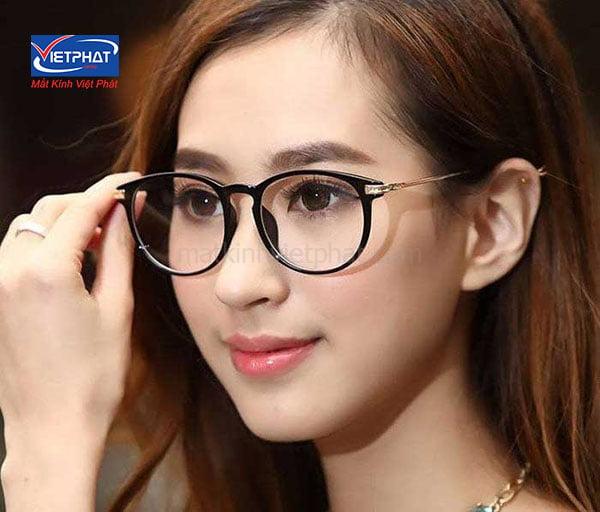 7+ cách chọn gọng kính phù hợp với khuôn mặt nam nữ 13 cách chọn gọng kính phù hợp với khuôn mặt