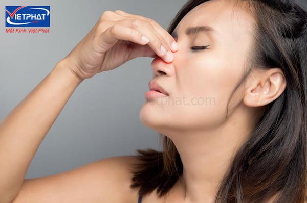 Cách đeo kính không bị hằn mũi hiệu quả bạn phải biết 10 cách đeo kính không bị hằn mũi