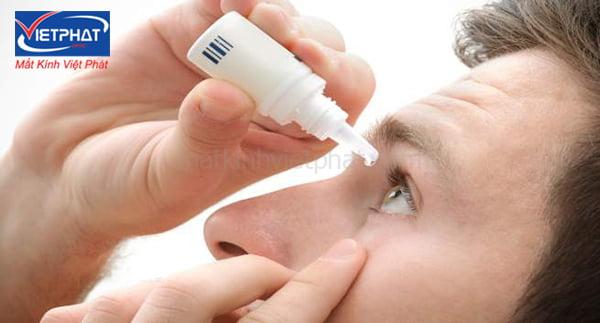 6 cách làm mắt hết đỏ sau khi khóc nhanh và hiệu quả 11 Cách làm mắt hết đỏ sau khi khóc bằng nước mắt nhân tạo