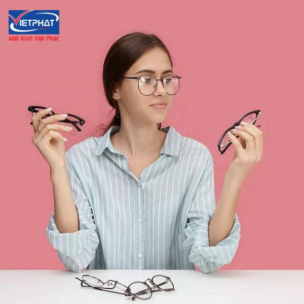 Cận mấy độ thì nên đeo kính? Có nên đeo kính khi cận nhẹ? 11 Có nên đeo kính thường xuyên khi cận nhẹ