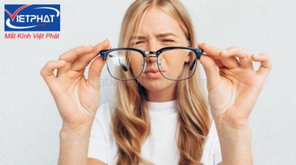 Cận thị có giảm độ được không? Cách kiểm soát độ cận tại nhà 8 Cận thị từ nhỏ có giảm độ được không