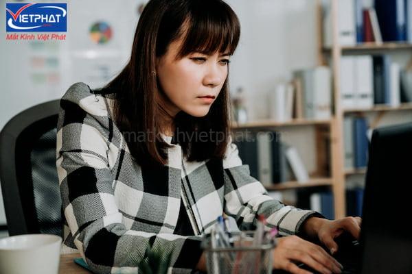 Cận thị giả, cận thị tạm thời là gì? Nguyên nhân do đâu? 7 Cận thị giả