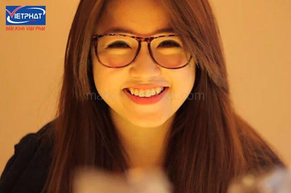 Cách chọn mắt kính cho người mũi thấp đẹp, thời trang 10 Những lưu ý khi chọn mắt kính cho người mũi thấp