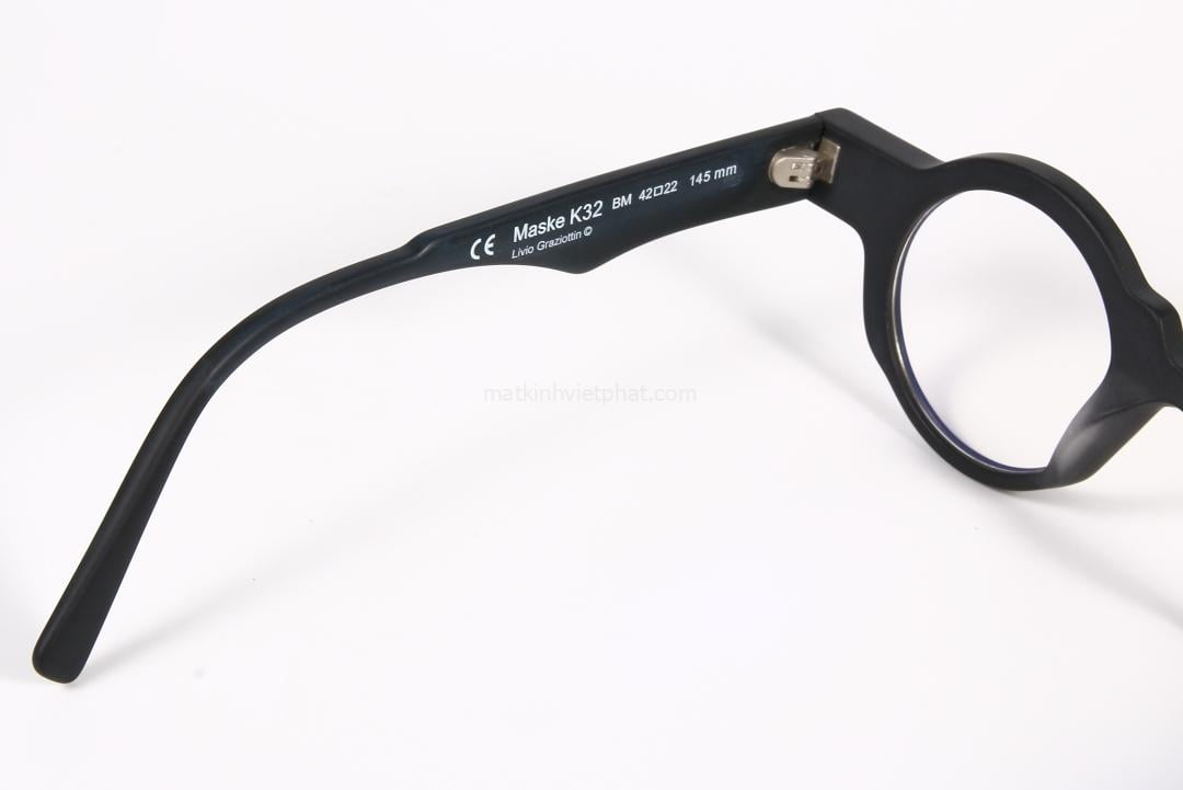 Gọng kính Kuboraum Maske K32 12 Tỉ mỉ trong từng chi tiết