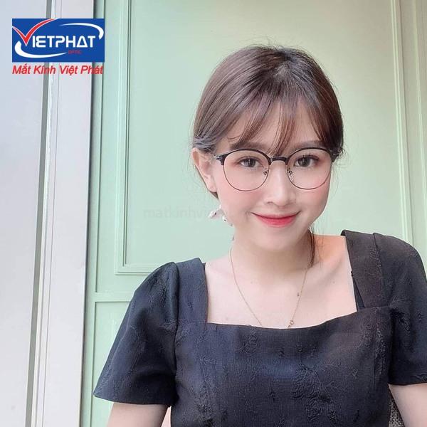 Gọng kính tròn vuông