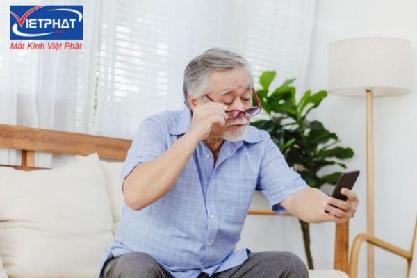 Kính lão là thấu kính gì? Mua kính lão thị ở đâu? 7 kính lão là thấu kính gì