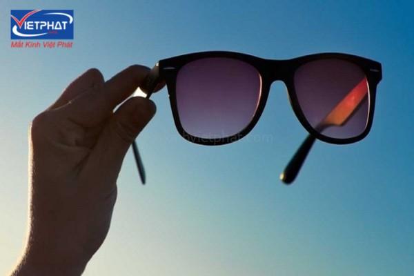 Mua kính râm chống tia UV ở đâu chất lượng? 10 kính râm chống tia uv 400