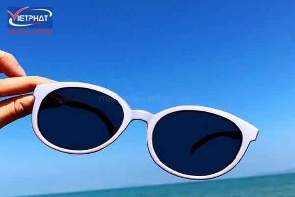 Mua kính râm chống tia UV ở đâu chất lượng? 8 kính râm nữ chống tia uv
