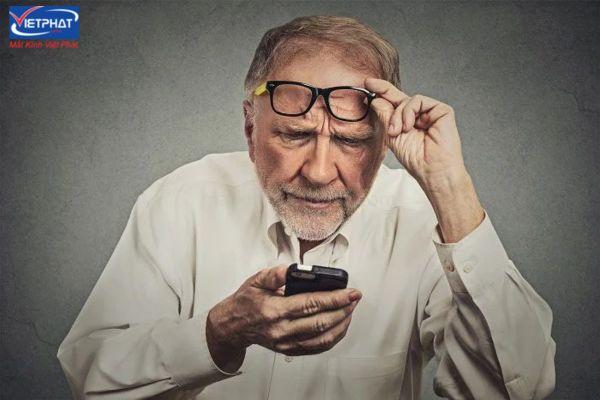 Cách phân biệt lão thị và viễn thị? 11 Phân biệt tình trạng lão thị và viễn thị để có phương pháp điều trị phù hợp