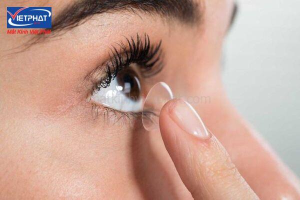 Loạn thị có đeo kính áp tròng được không? 8 Loạn thị có đeo kính áp tròng được không?