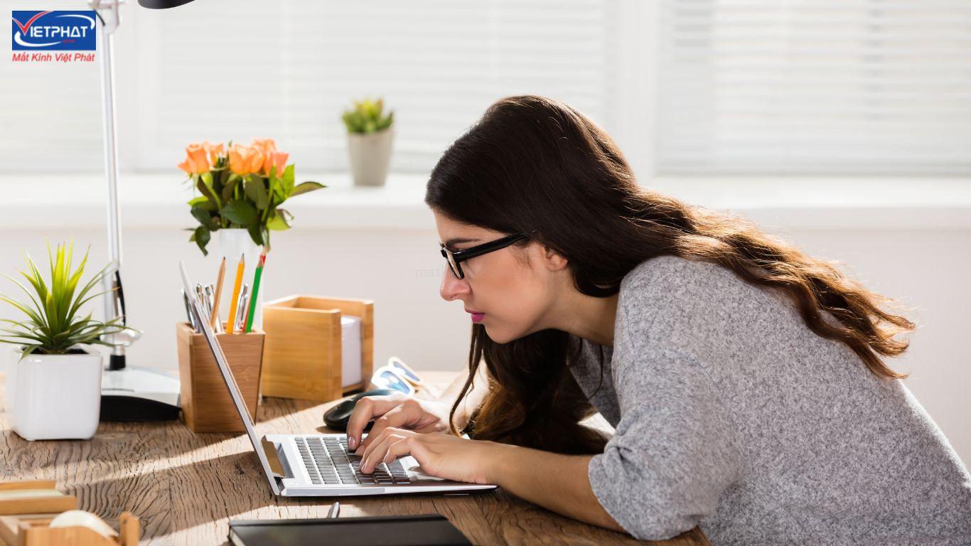 Mắt nhìn xa bị mờ, nhòe - Nguyên nhân do đâu? 7 mắt nhìn xa bị mờ