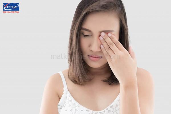 Mắt phải giật ở nam và nữ là điềm gì? Hên hay xui? 14 Mắt phải giật liên tục có sao không?
