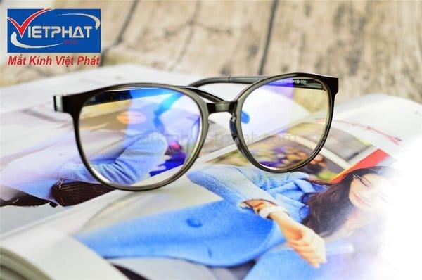 Tròng kính Hoya chính hãng có khả năng chống ánh sáng xanh