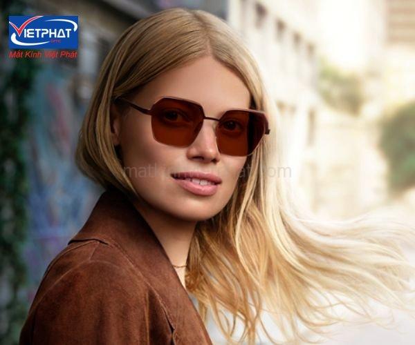 So sánh tròng Kính Zeiss Và Essilor | Loại nào tốt hơn? 6 tròng kính zeiss và essilor
