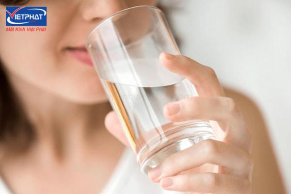 9 cách làm cho đôi mắt trong veo, sáng khỏe tự nhiên 8 Cách làm cho đôi mắt trong veo