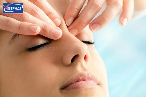9 cách làm cho đôi mắt trong veo, sáng khỏe tự nhiên 9 Cách làm cho đôi mắt trong veo