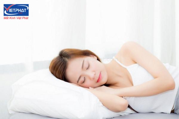 9 cách làm cho đôi mắt trong veo, sáng khỏe tự nhiên 10 Cách làm mắt trong veo
