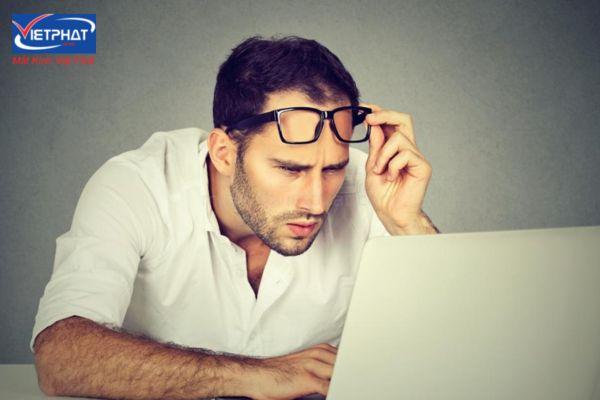 Loạn thị mấy độ thì phải đeo kính? Loạn thị nhẹ có cần đeo kính? 8 Loạn thị mấy độ thì phải đeo kính