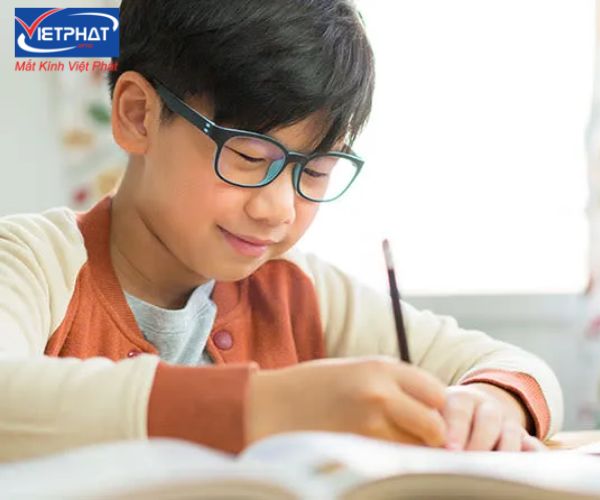 Cách giảm loạn thị - Loạn thị có giảm độ được không? 10 cách giảm loạn thị
