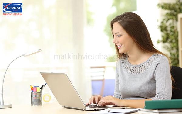 7 Cách làm mắt hết mờ, giảm mệt mỏi, đau mắt hiệu quả ngay tại nhà 13 Giữ khoảng cách an toàn