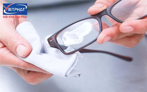 Top 6 cách làm mắt kính không bị mờ đơn giản, hiệu quả 8 cách làm mắt kính không bị mờ