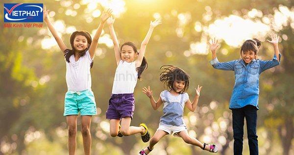 Cận thị có di truyền không? Cận thị bẩm sinh có chữa được không? 12 Tạo điều kiện thuận lợi để giảm tỷ lệ cận thị di truyền