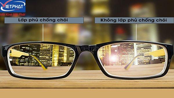 Tròng kính được làm bằng chất liệu gì? Cách nhận biết chất liệu tròng kính tốt 13 Nhận biết chất liệu tròng kính tốt thông qua lớp phủ bảo vệ mặt kính