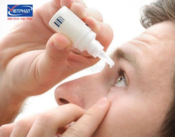 7 Cách khắc phục đeo kính áp tròng bị cay mắt 13 đeo kính áp tròng bị cay mắt
