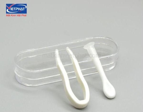 7 Cách khắc phục đeo kính áp tròng bị cay mắt 14 đeo kính áp tròng bị cay mắt