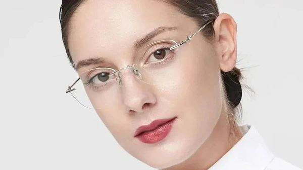 Đeo Kính Không Độ Có Hại Không? 3+ Lợi Ích Bất Ngờ 7 Đeo Kính Không Độ Có Hại Không? 3+ Lợi Ích Bất Ngờ