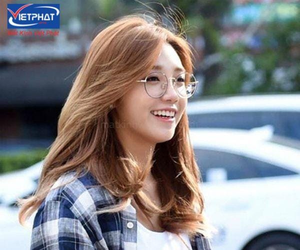 Kính không độ là gì? Không cận có nên đeo kính không? 12 kính không độ