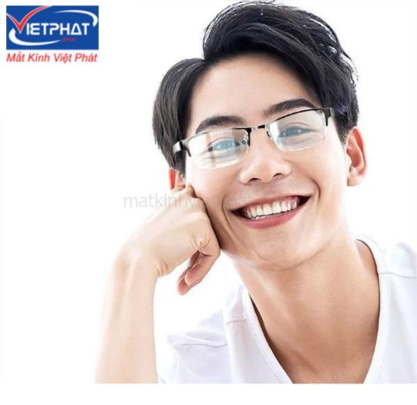 Mặt trái lê đeo kính nào hợp? Bí quyết chọn gọng kính phù hợp 13 Mẫu gọng kính hình chữ nhật phù hợp cho cả nam và nữ