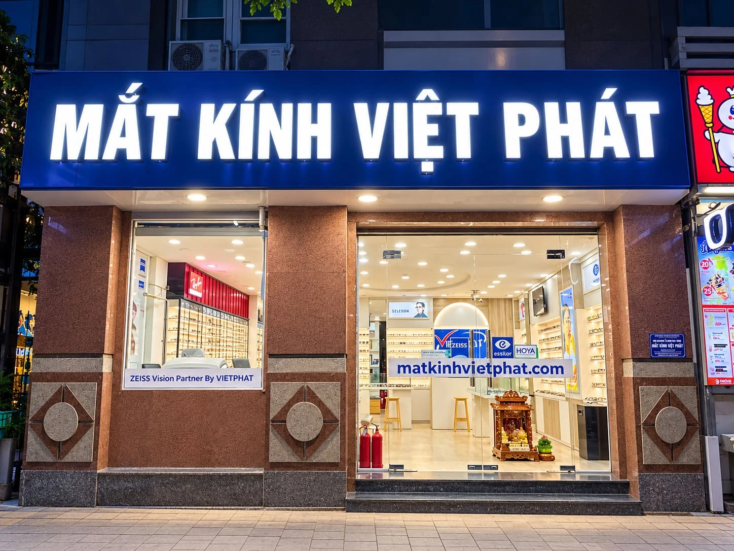 Giới thiệu 1 Mặt tiền cửa hàng Mắt Kính Việt Phát tại Hoàng Diệu