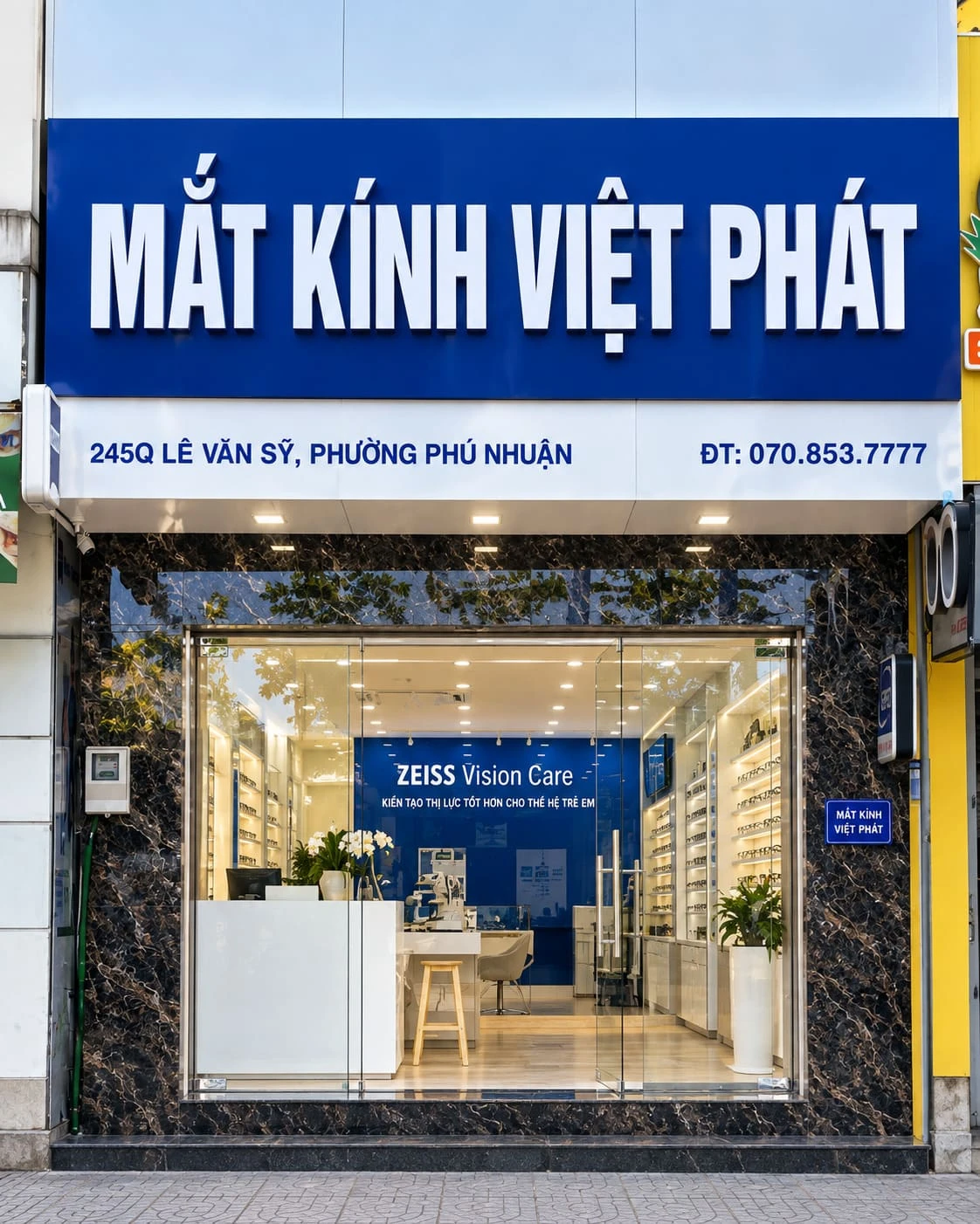 Mặt tiền cửa hàng Mắt Kính Việt Phát tại Lê Văn Sỹ