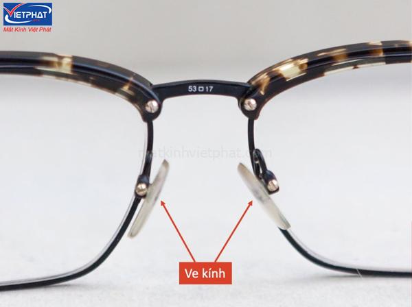 Mũi tẹt nên đeo kính gì? Cách chọn kính cho người mũi thấp 11 mắt kính chính hãng