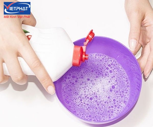 Cách tẩy keo 502 trên kính hiệu quả nhất 10 tẩy keo 502 trên kính