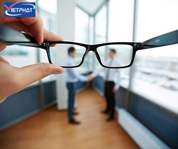 Vừa cận vừa loạn là gì? Cách điều trị và chăm sóc 8 vừa cận vừa loạn